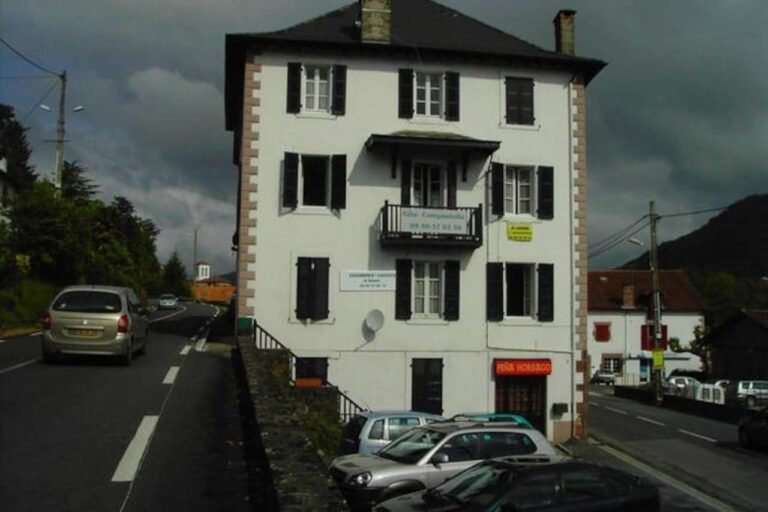 Gite Compostella – Saint-Jean-Pied-de-Port, France