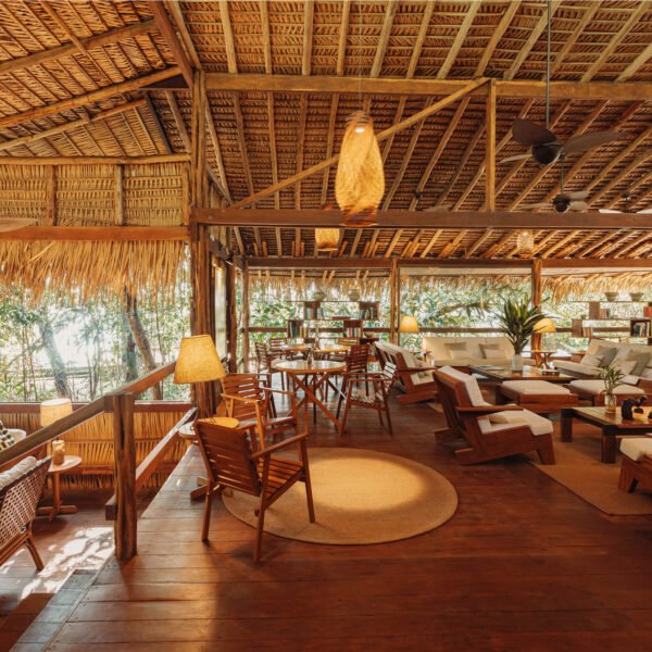 6570a4e2c3d0b7134610086f hotel anavilhanas hospitalidade lounge